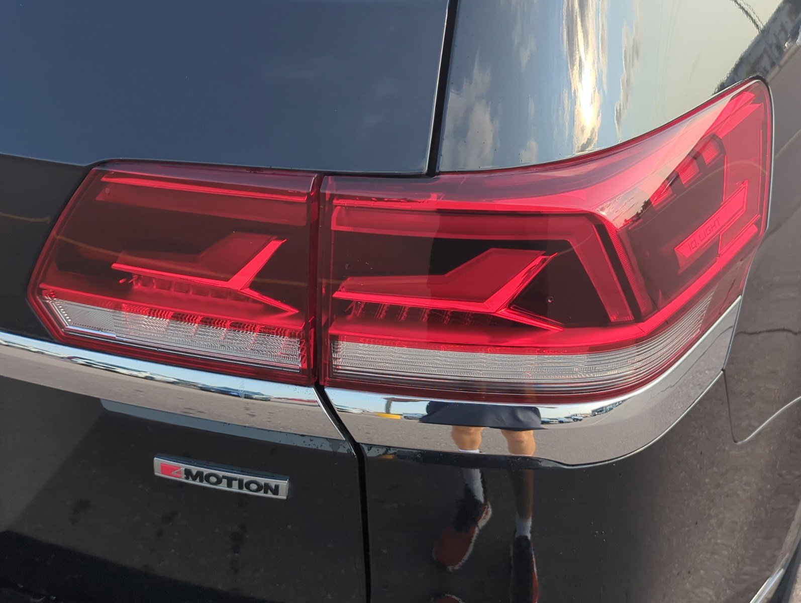 Used 2021 Volkswagen Atlas SE image 4