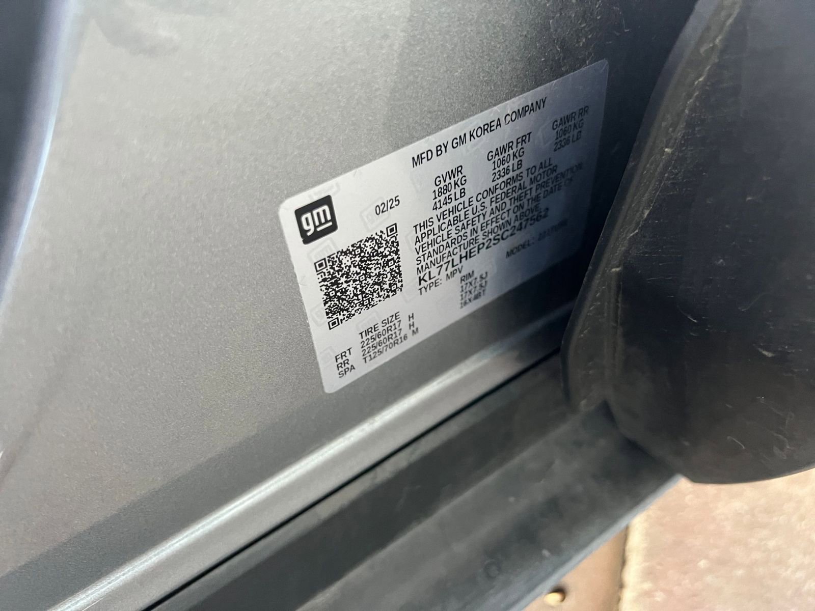 Used 2025 Chevrolet Trax LT FWD image 29