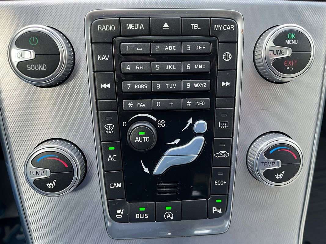 Used 2017 Volvo V60 T5 Premier w/ Convenience Package image 12