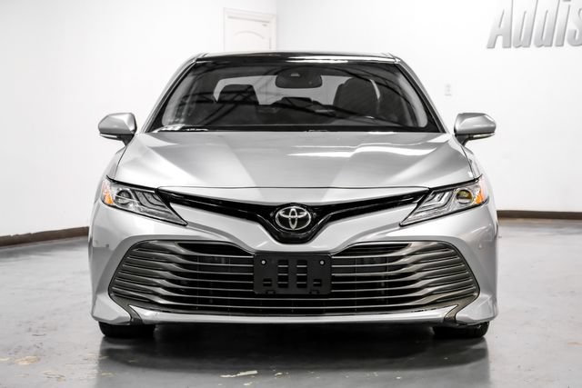 Used 2018 Toyota Camry XLE FWD image 8