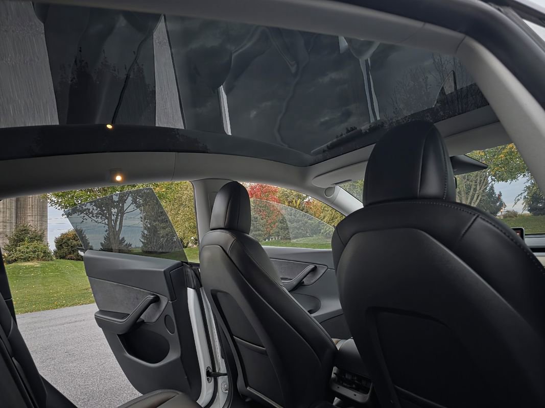 Used 2021 Tesla Model Y Long Range image 17