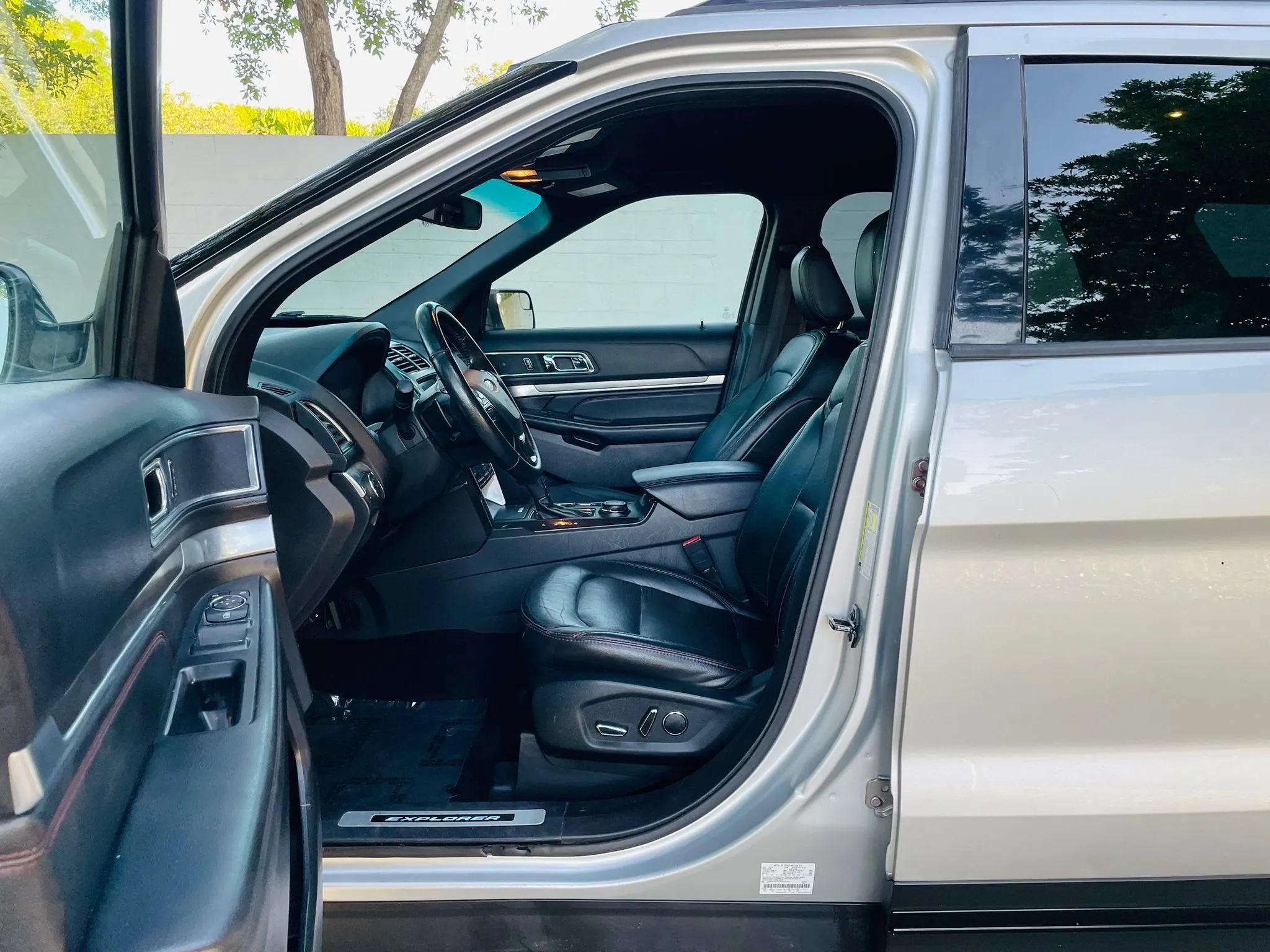 Used 2018 Ford Explorer Sport AWD/4WD image 9