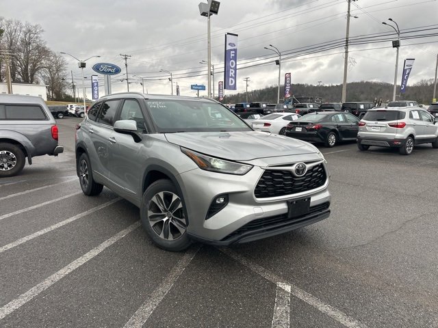 Used 2023 Toyota Highlander L image 3