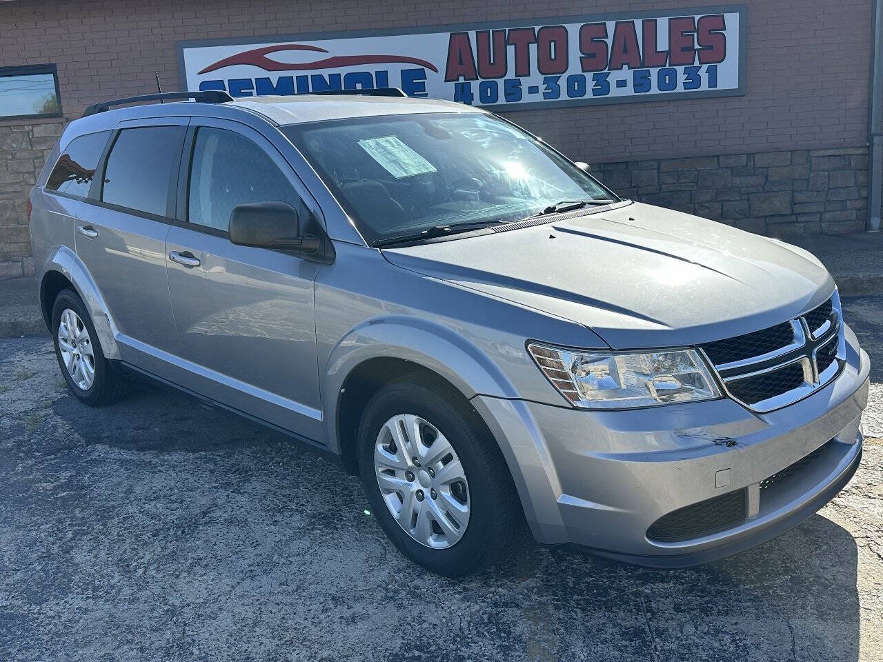Used 2019 Dodge Journey SE FWD image 2