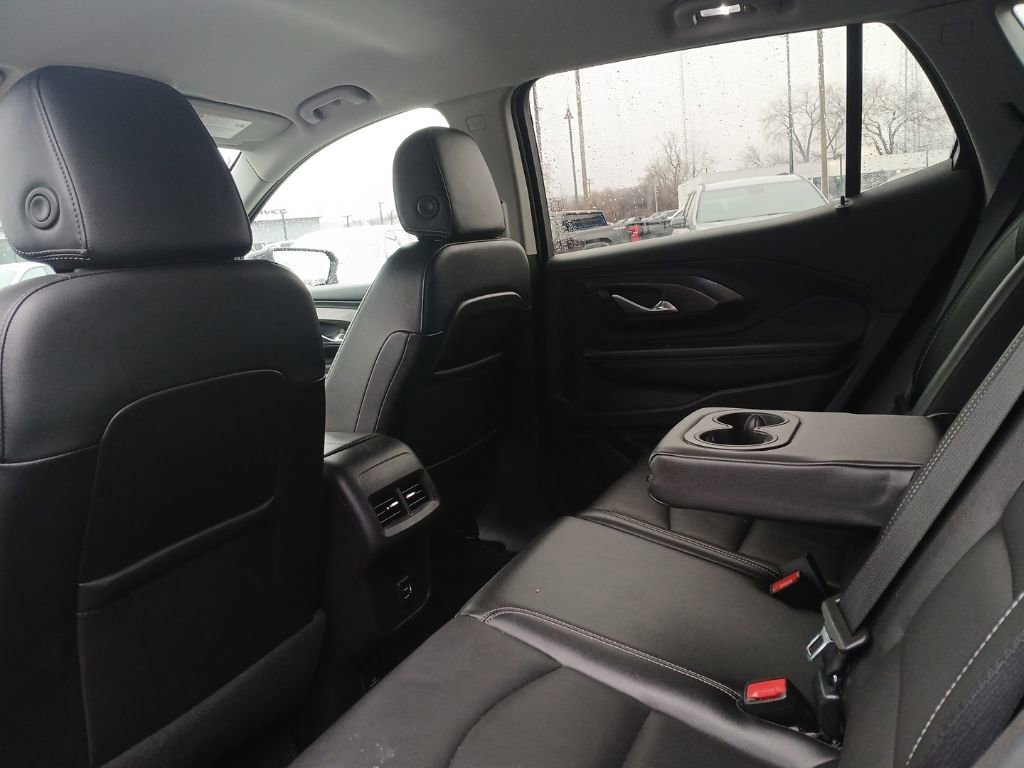 Certified 2024 GMC Terrain SLT image 27