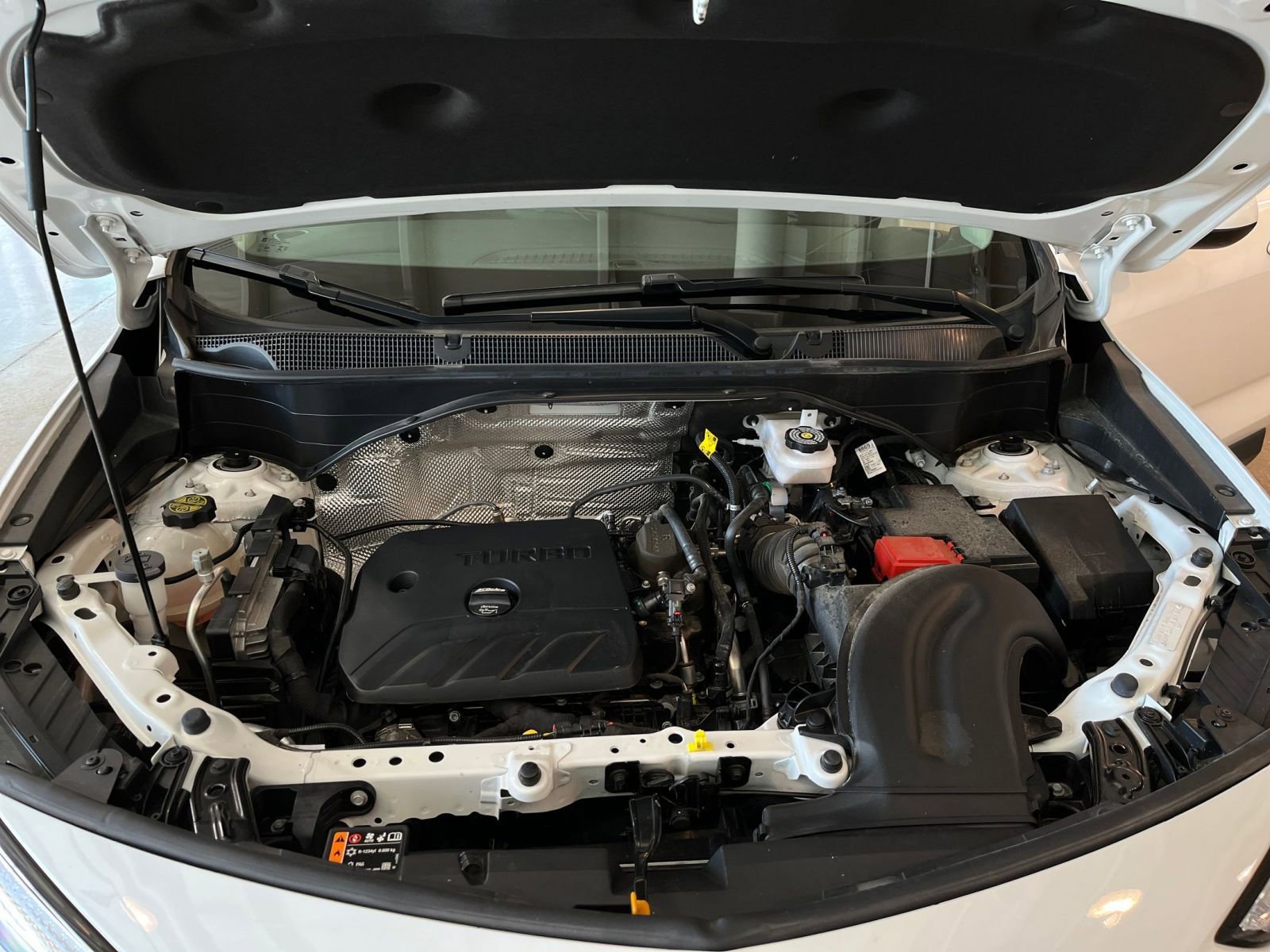 Used 2025 Buick Encore GX Preferred FWD image 32