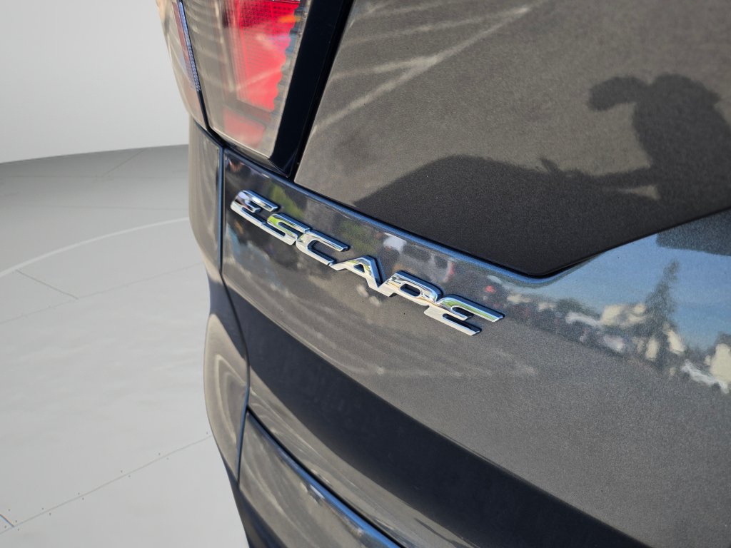 Used 2018 Ford Escape SE FWD image 31