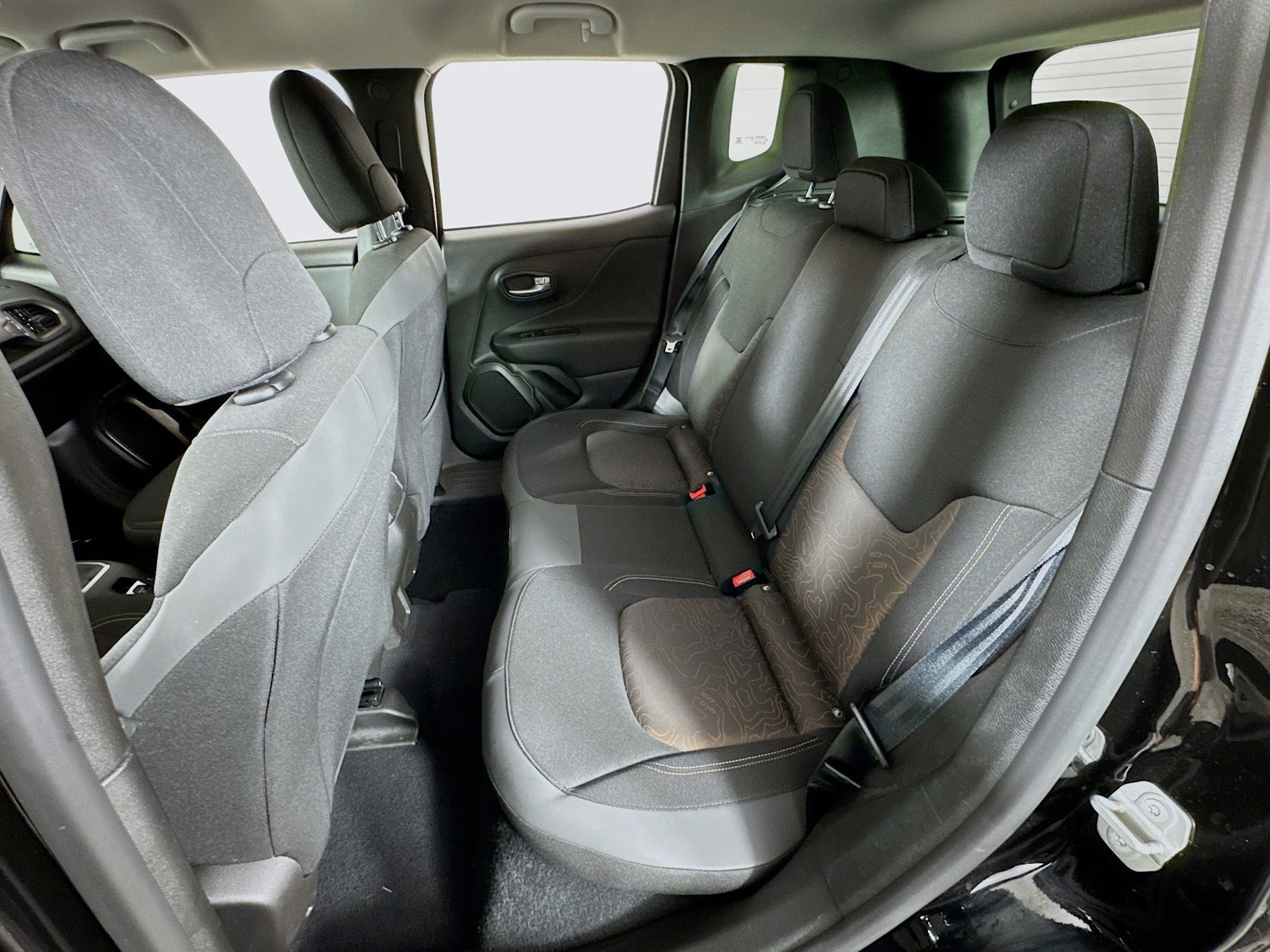 Used 2023 Jeep Renegade Latitude image 17