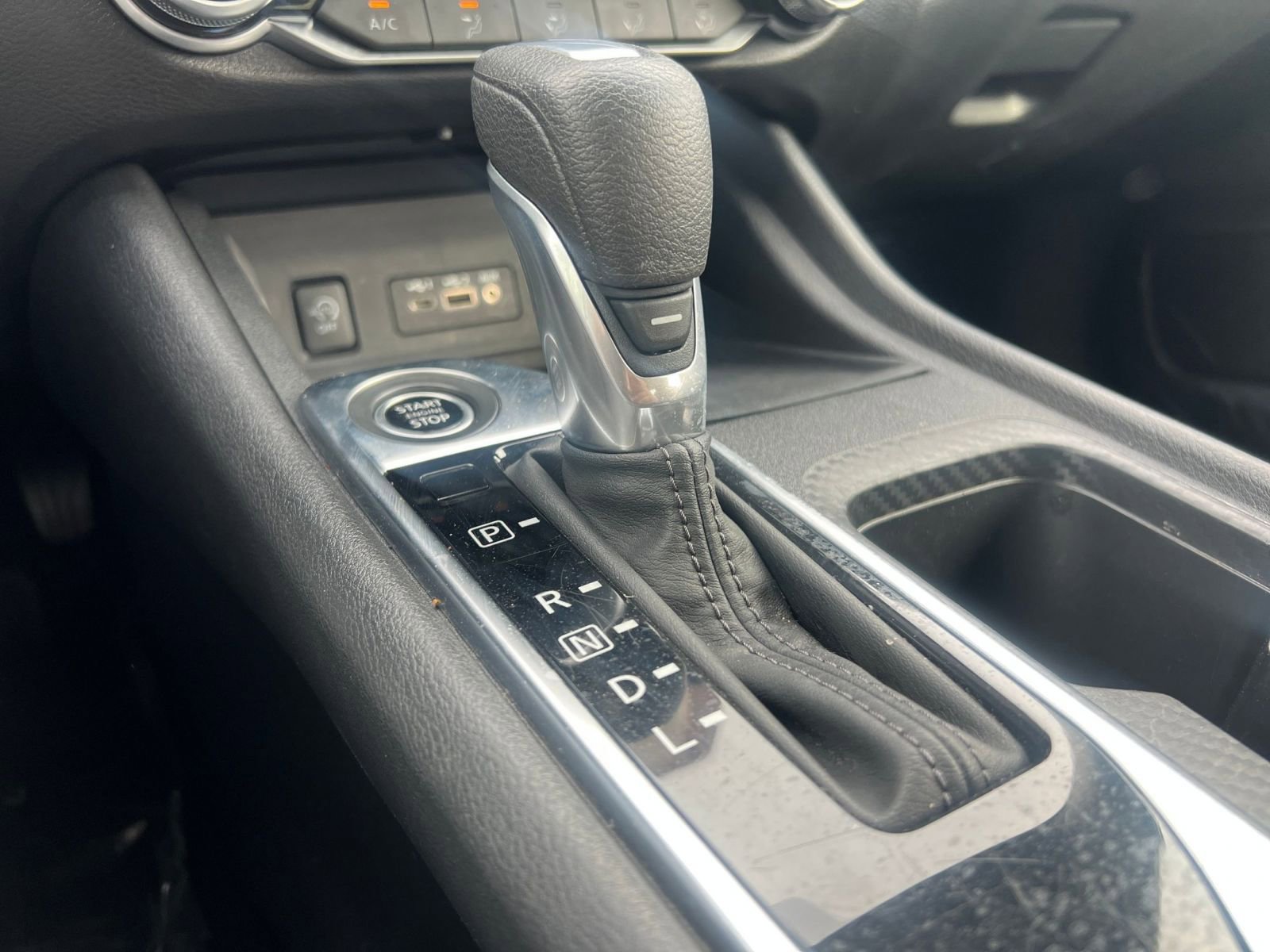 Used 2024 Nissan Sentra SV FWD image 39