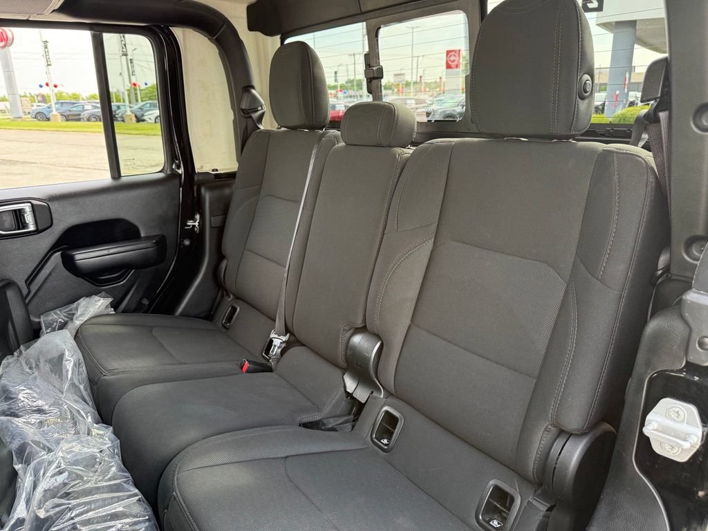 Used 2021 Jeep Gladiator Sport AWD/4WD image 25