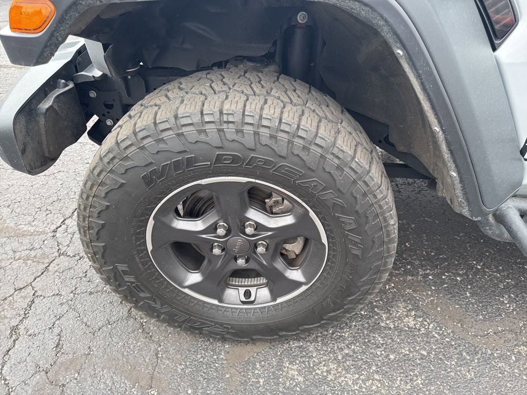 Used 2023 Jeep Gladiator Rubicon w/ Cold Weather Group image 55