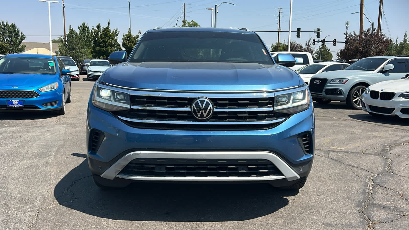 Used 2020 Volkswagen Atlas Cross Sport SE AWD/4WD image 2