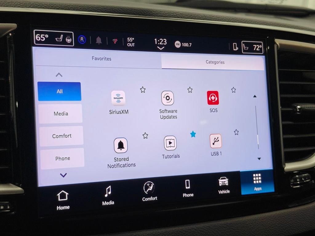 Used 2025 Chrysler Pacifica Select image 45