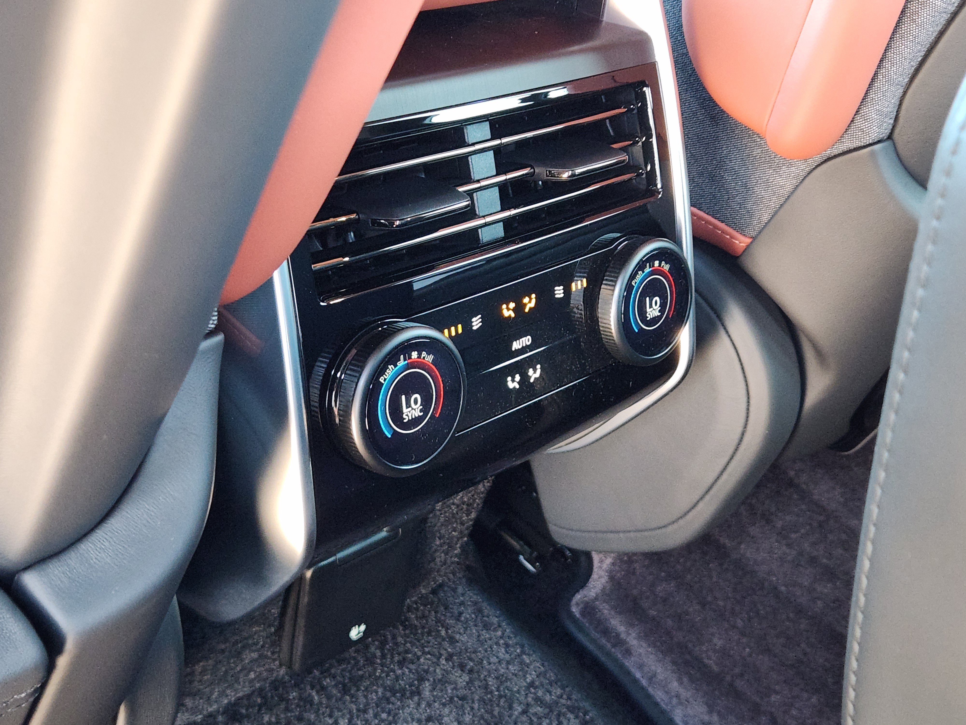 New 2025 Land Rover Range Rover SV image 33