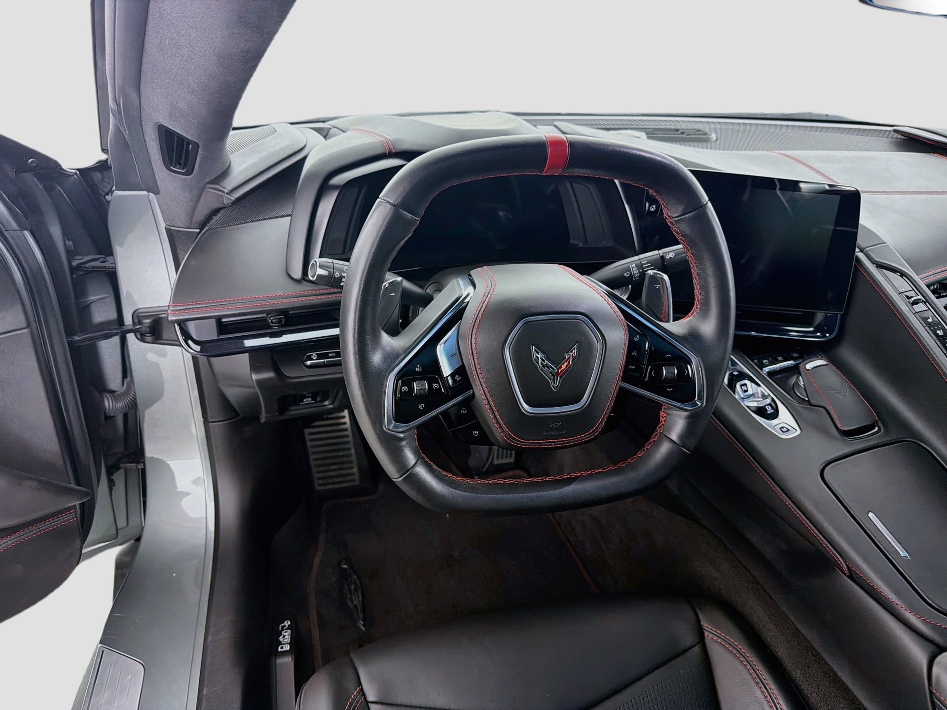 Used 2024 Chevrolet Corvette Stingray Premium Cpe w/ Body-Color Dual Roof Package RWD image 16