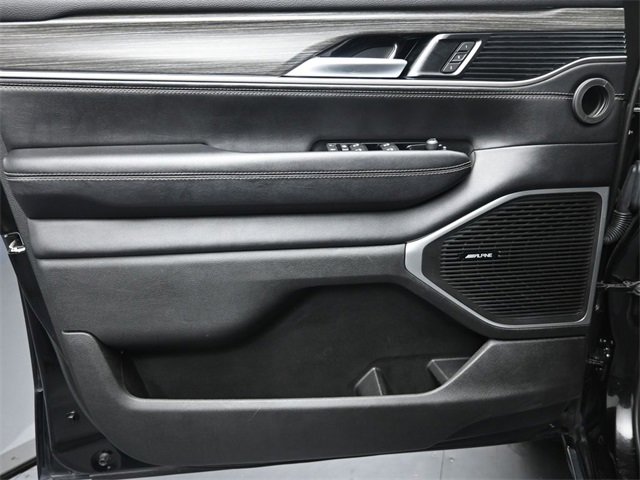 Used 2023 Jeep Wagoneer L Series II image 20