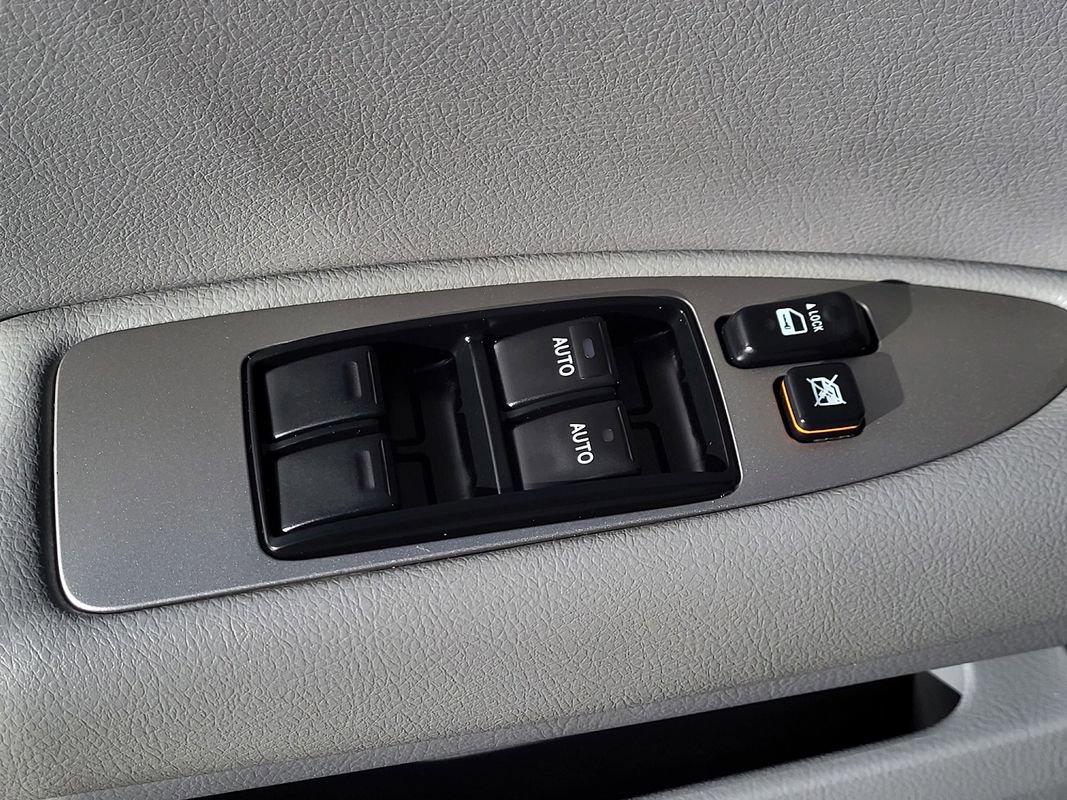 Used 2009 Toyota Avalon Limited image 11