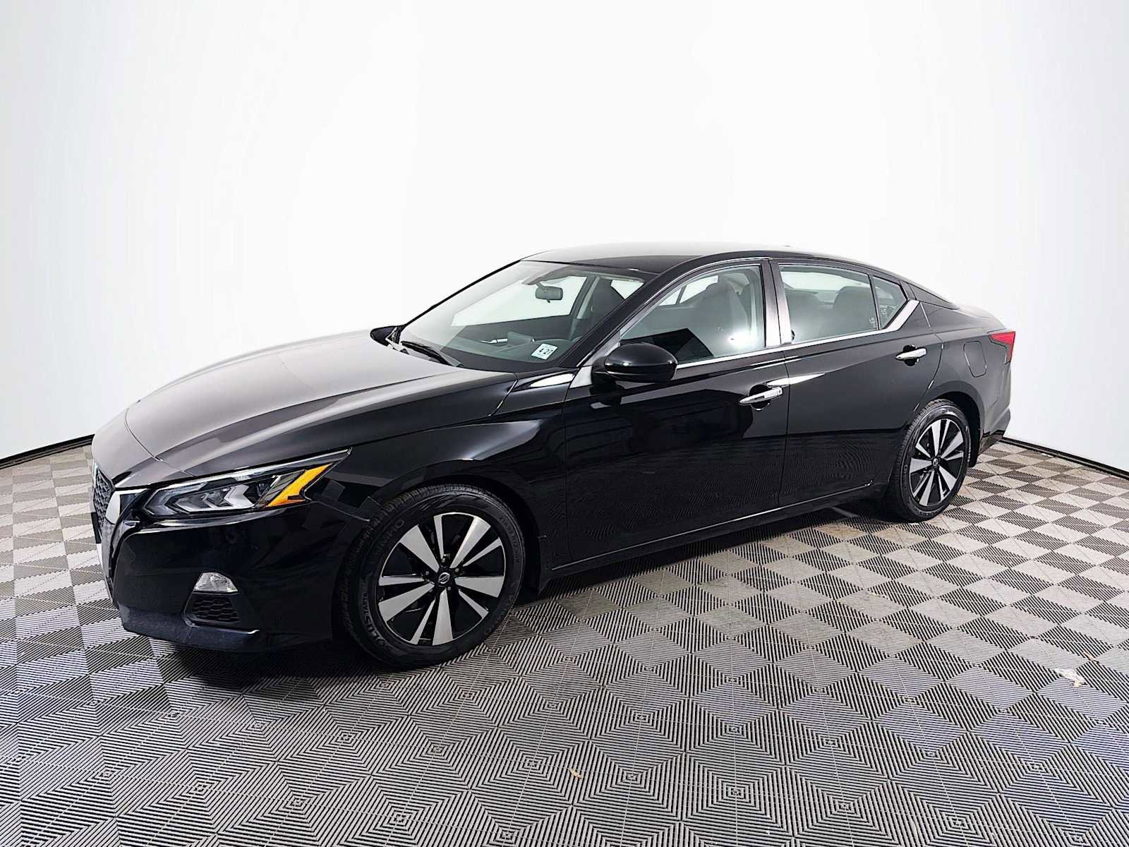 Used 2022 Nissan Altima 2.5 SV