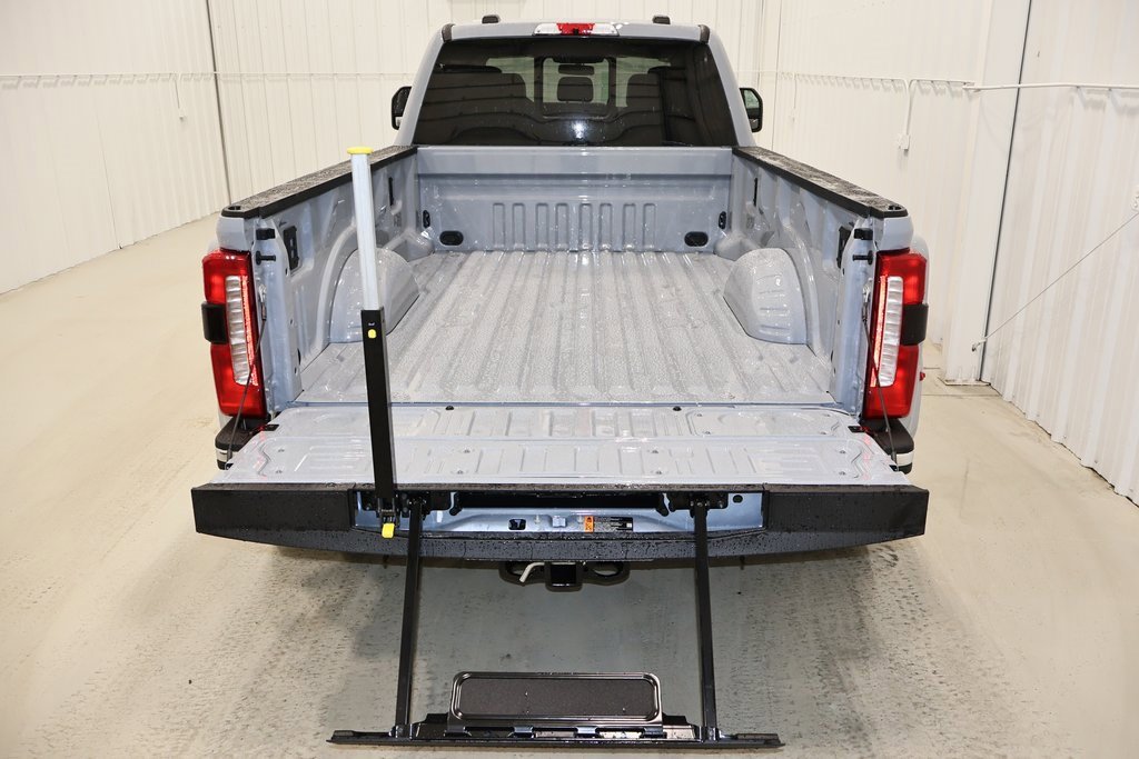 New 2025 Ford F350 Lariat w/ Lariat Ultimate Package image 32