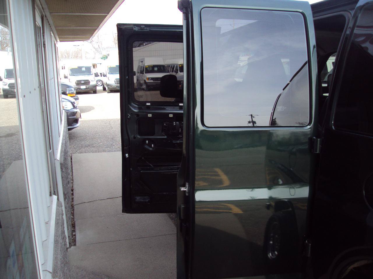 Used 2013 Chevrolet Express 1500 AWD image 15