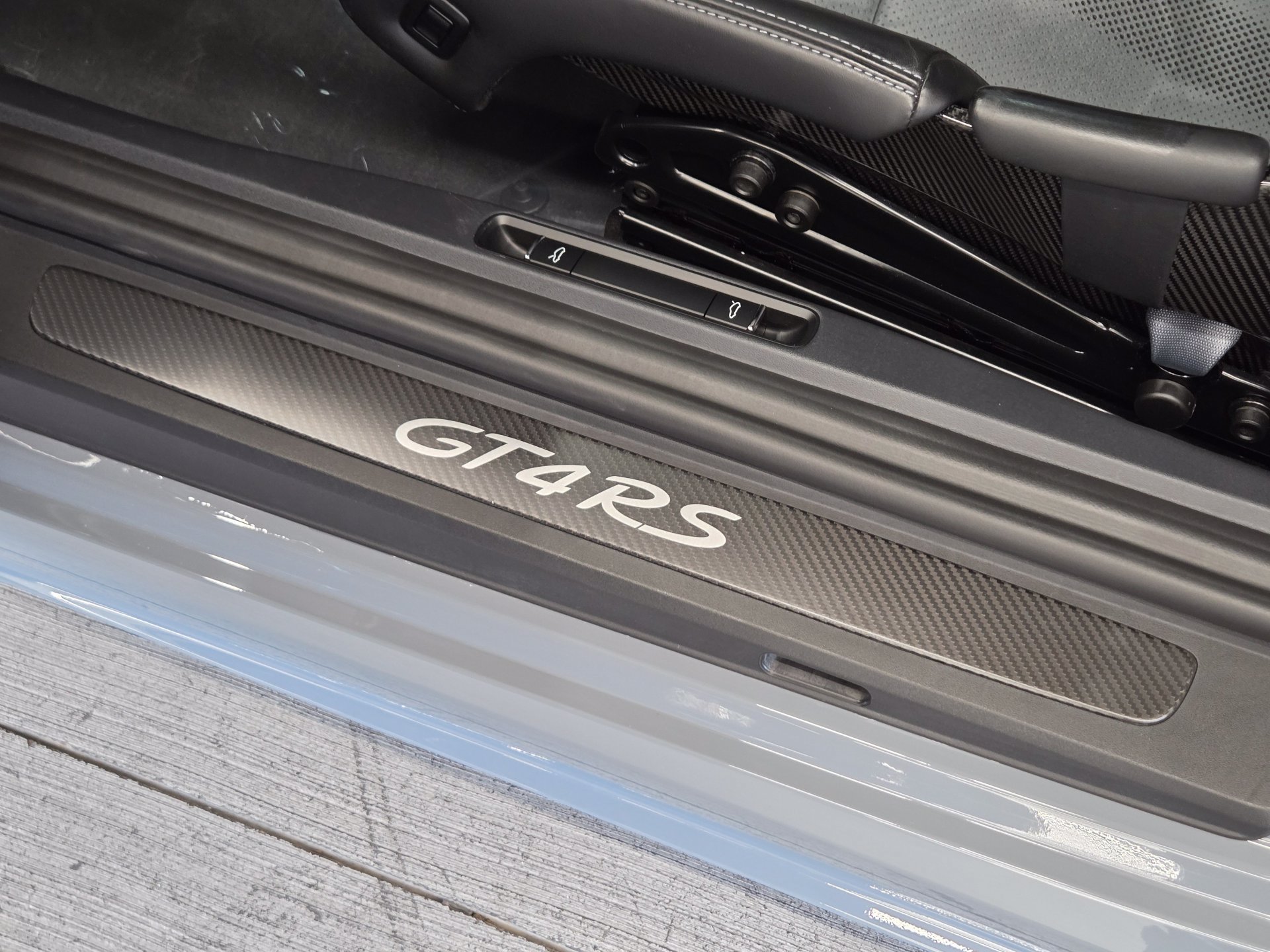 Certified 2023 Porsche 718 Cayman GT4 RS RWD image 14
