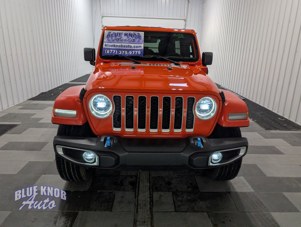 Used 2023 Jeep Wrangler Unlimited Sahara w/ Cold Weather Group AWD/4WD image 6