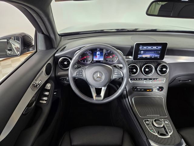 Used 2019 Mercedes-Benz GLC 300 4MATIC image 22