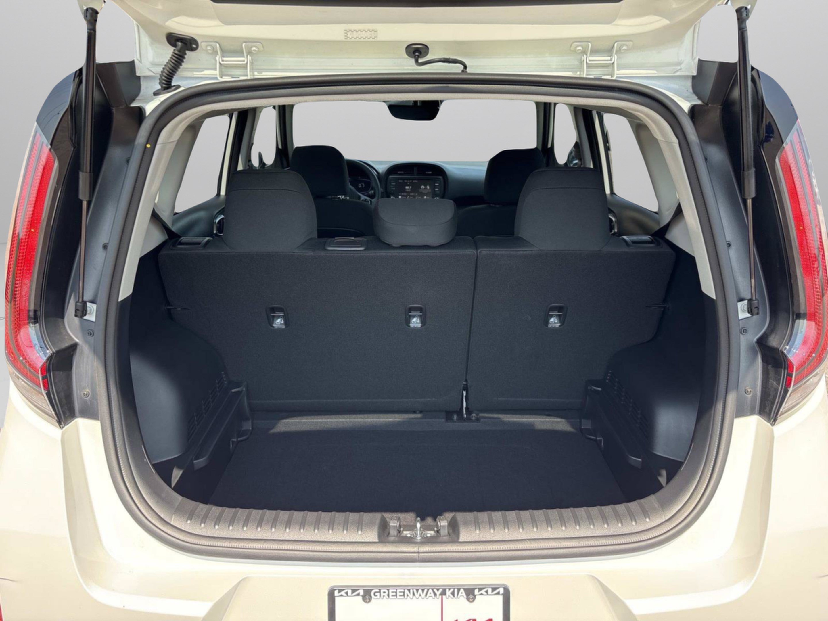 Used 2025 Kia Soul LX w/ LX Technology Package FWD image 12