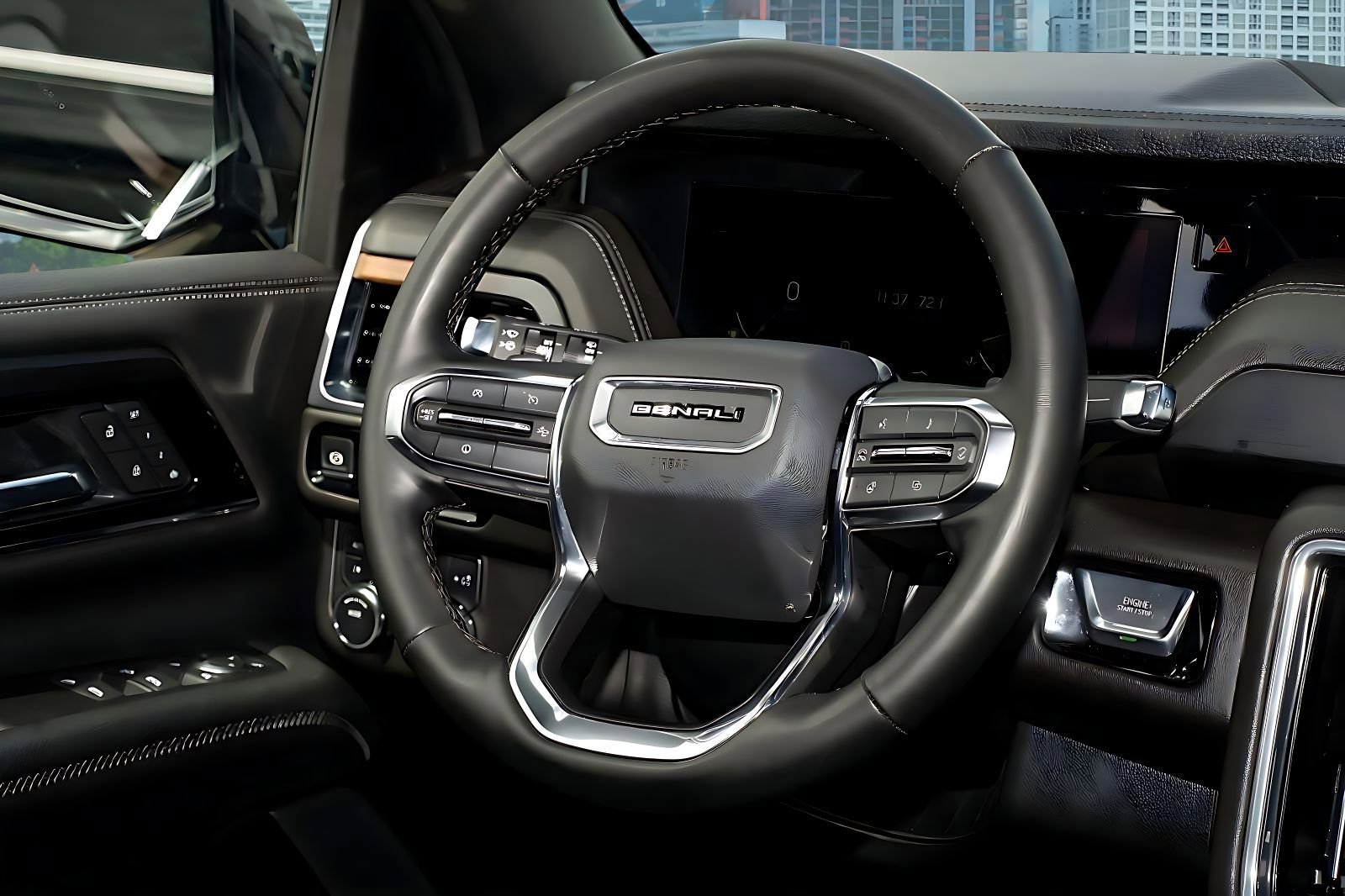 Used 2025 GMC Yukon Denali AWD/4WD image 23