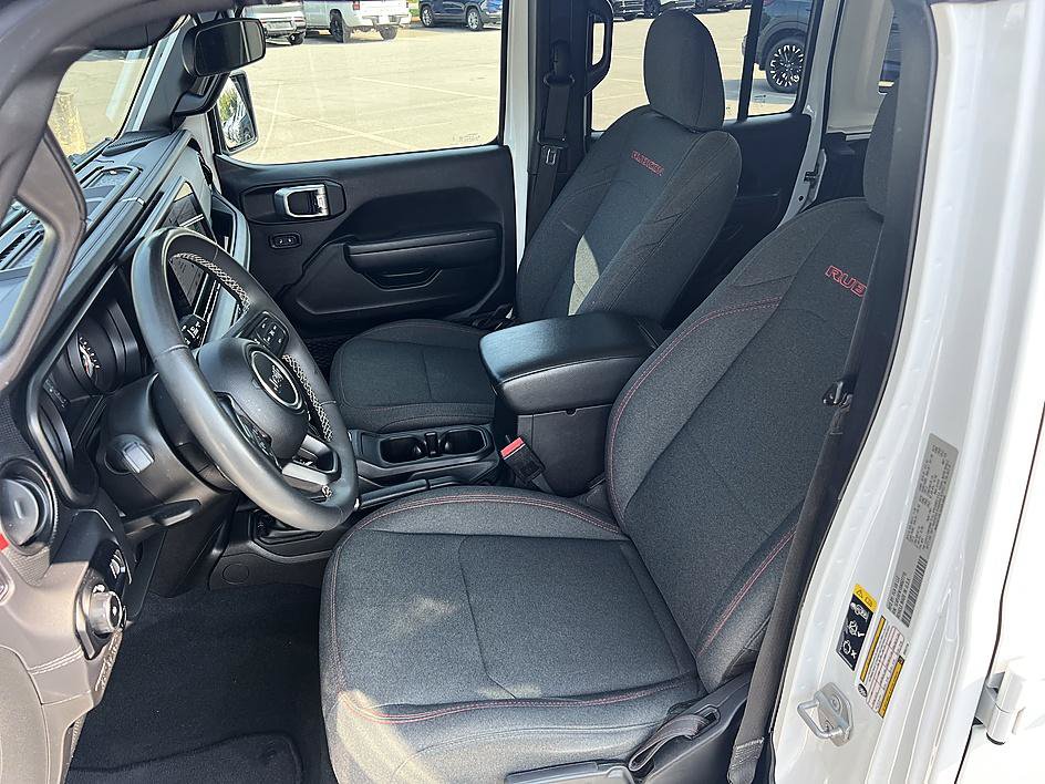Used 2025 Jeep Wrangler Unlimited Rubicon AWD/4WD image 13