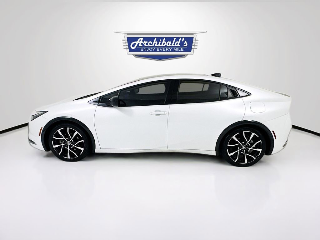 Used 2024 Toyota Prius Prime Premium FWD image 4