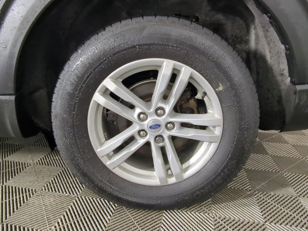 Certified 2022 Ford Explorer XLT w/ Equipment Group 202A image 8