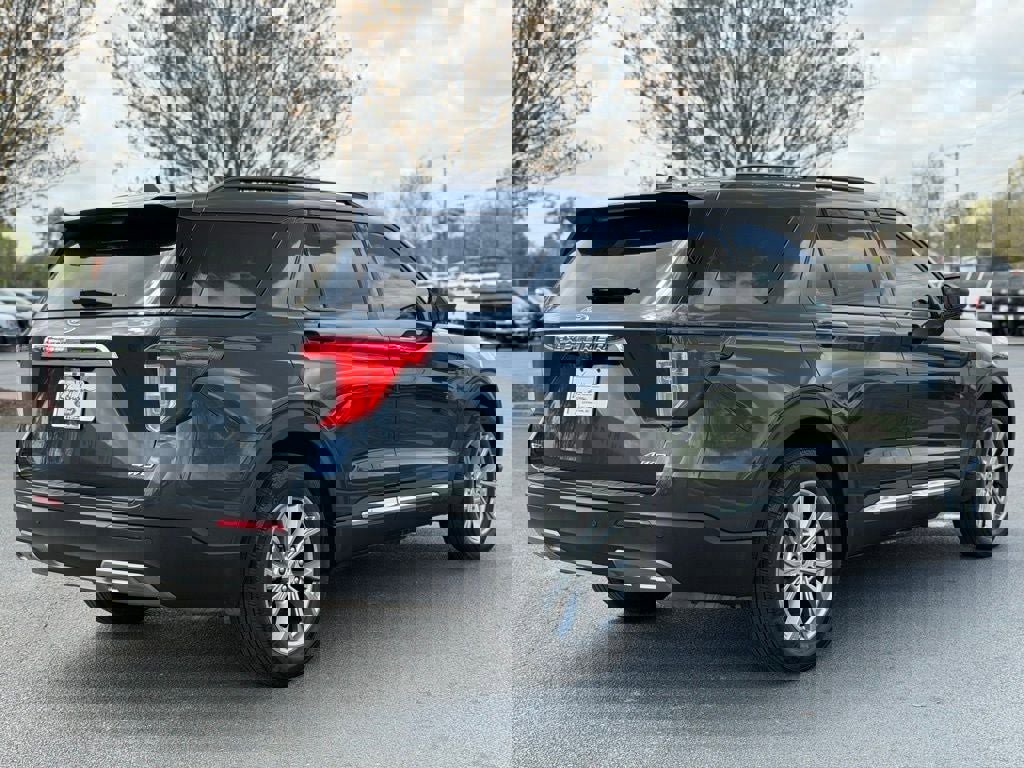 Certified 2022 Ford Explorer XLT w/ Equipment Group 202A image 7