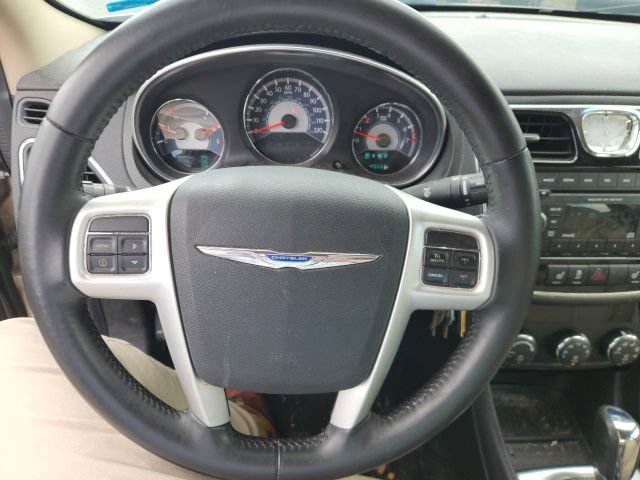 Used 2014 Chrysler 200 Limited FWD image 12