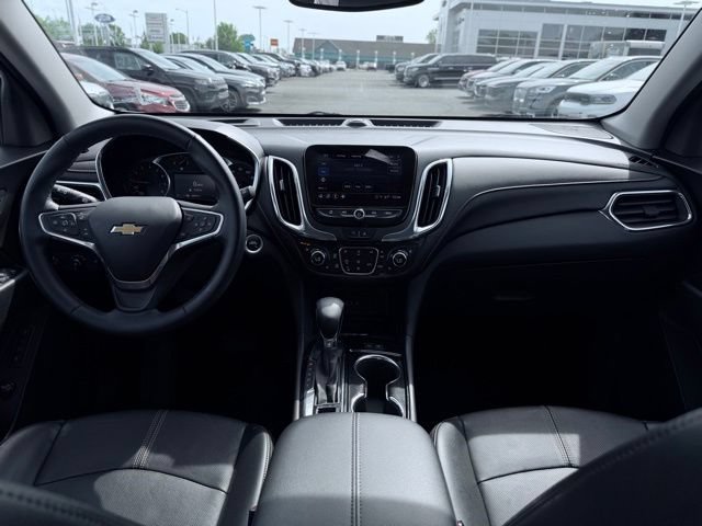 Used 2023 Chevrolet Equinox Premier AWD/4WD image 26
