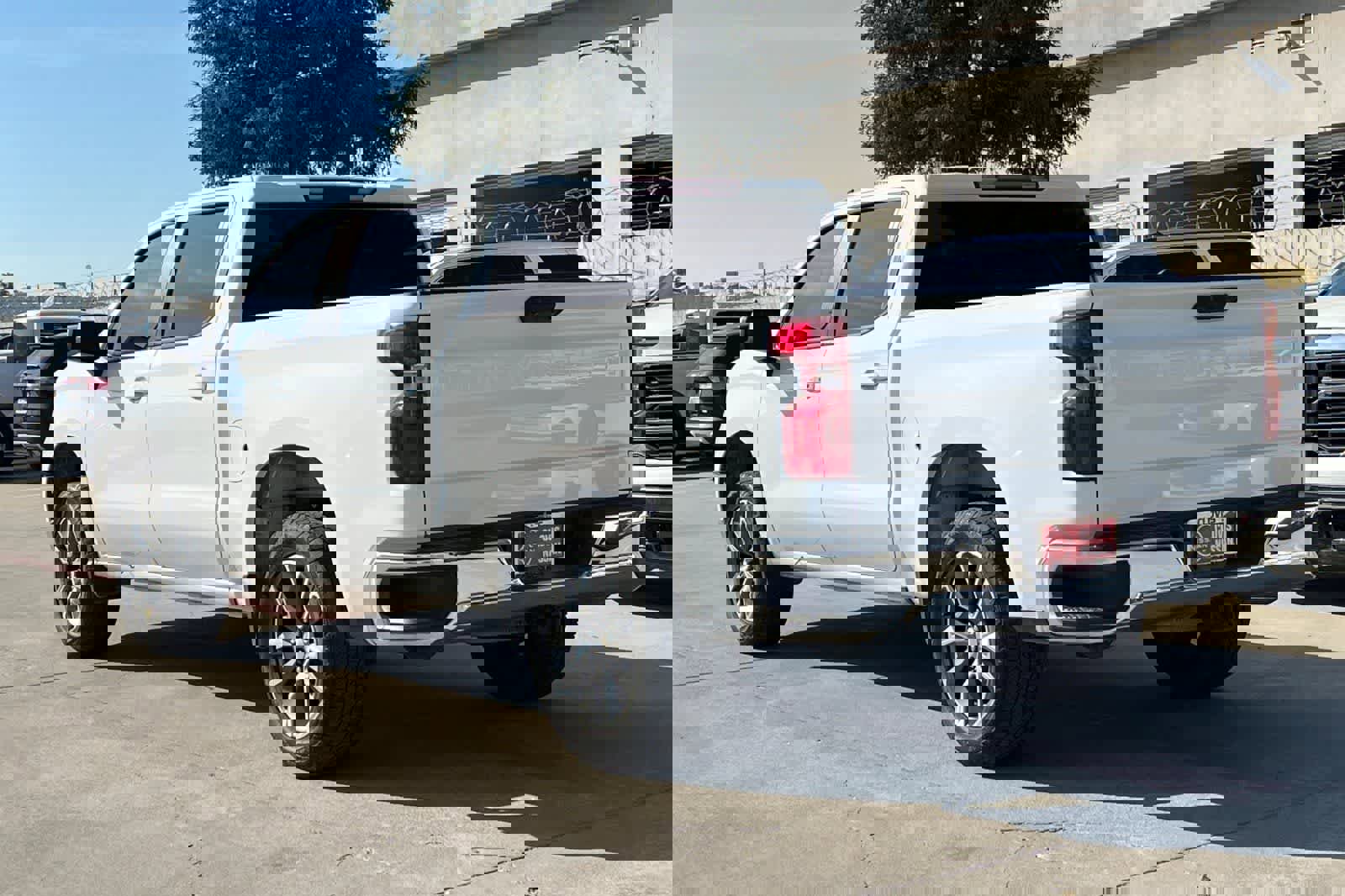 Used 2022 Chevrolet Silverado 1500 LT image 7