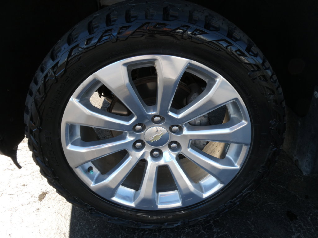 Used 2021 Chevrolet Silverado 1500 High Country w/ Technology Package AWD/4WD image 10