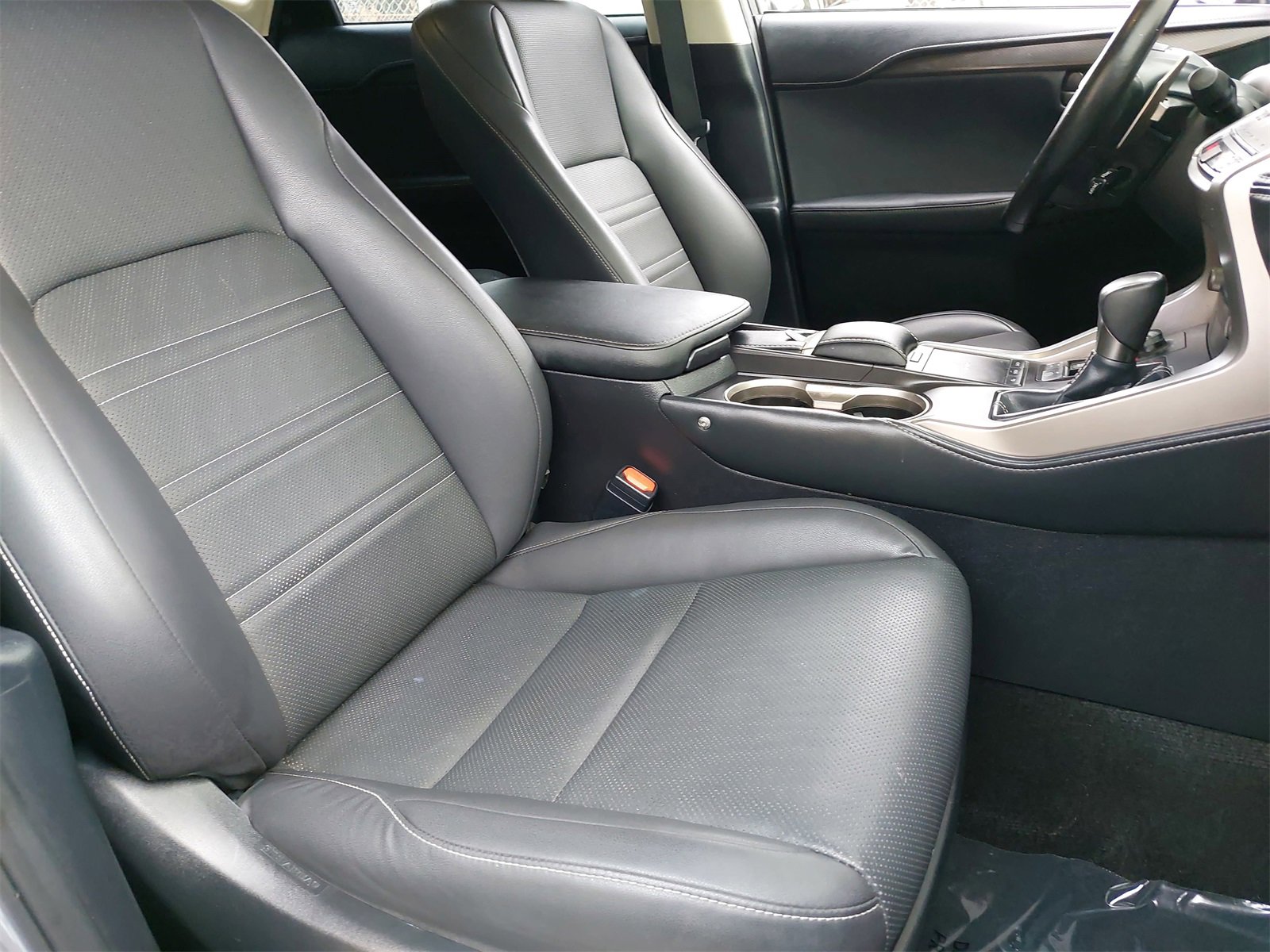 Used 2019 Lexus NX 300h AWD image 10