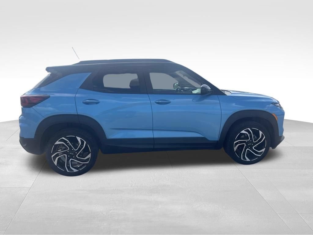 Used 2025 Chevrolet TrailBlazer RS w/ Convenience Package AWD/4WD image 8