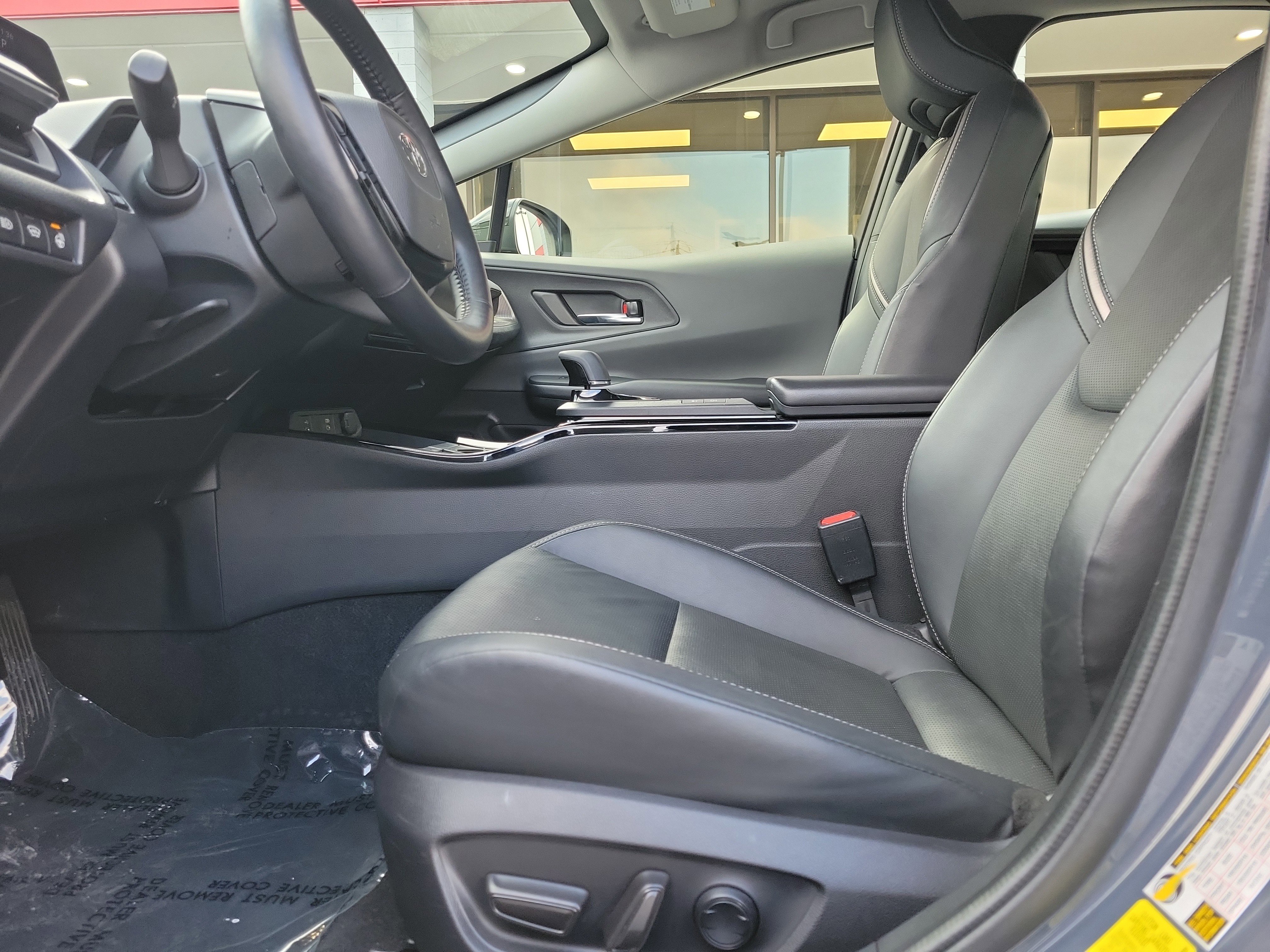 Used 2024 Toyota Prius XLE image 16