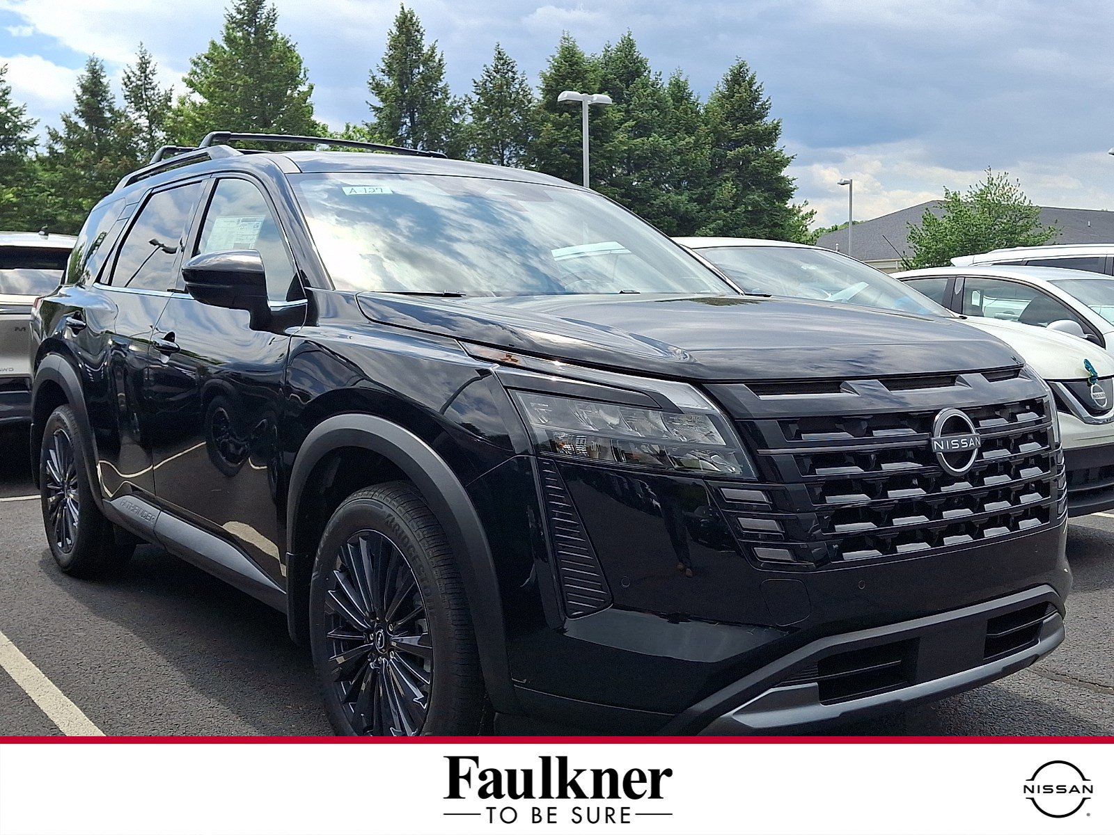 New 2026 Nissan Pathfinder SL AWD/4WD image 1
