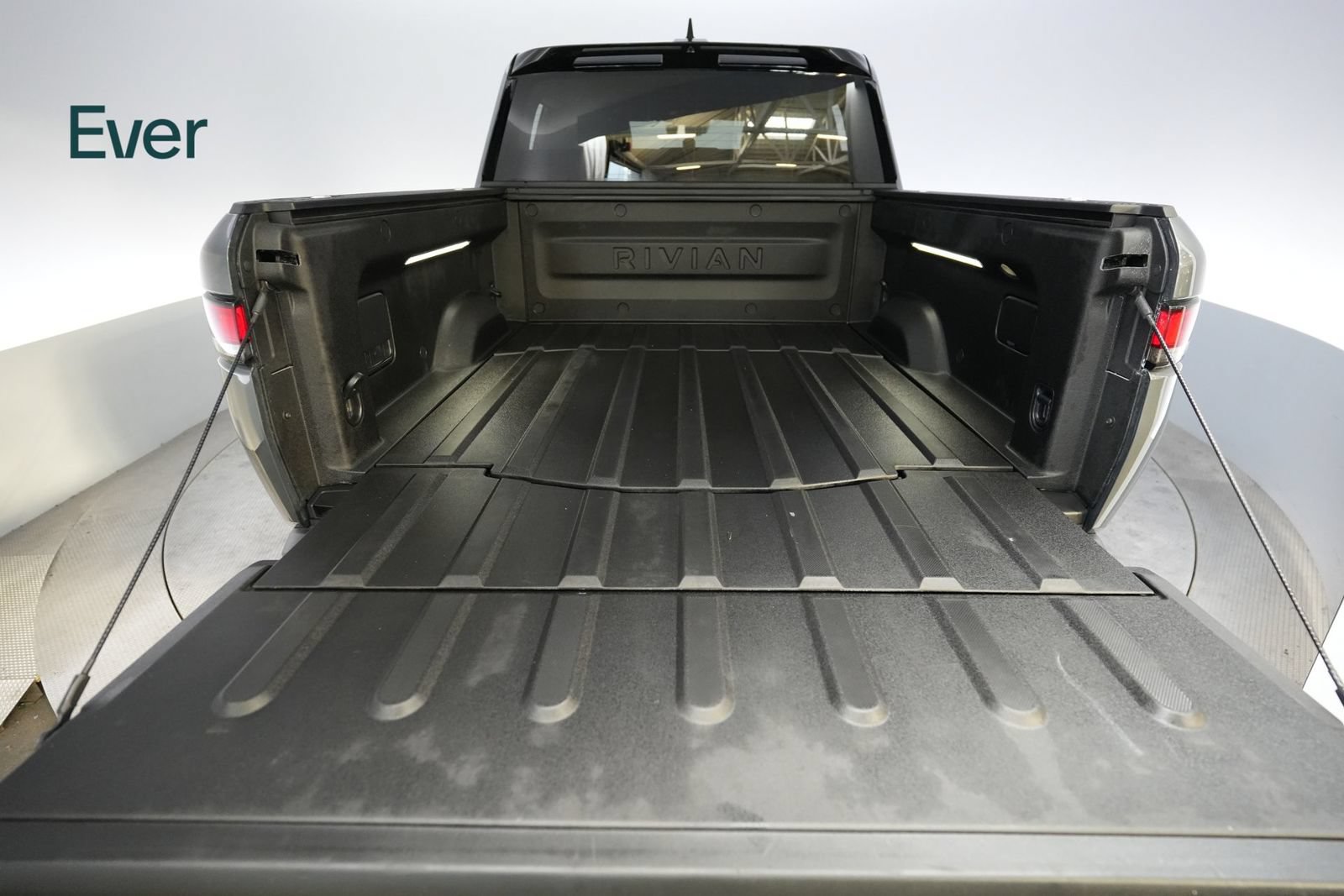 Used 2024 Rivian R1T Adventure Dual AWD/4WD image 8