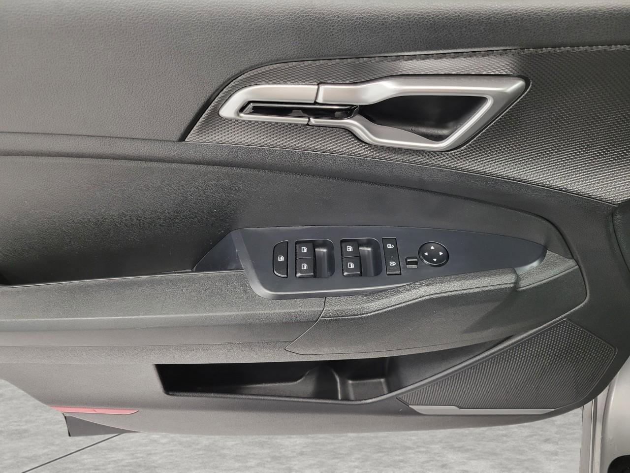 Used 2025 Kia Sportage LX image 26