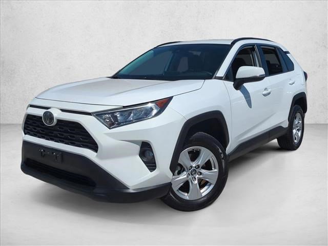 Used 2020 Toyota RAV4 XLE AWD/4WD image 1