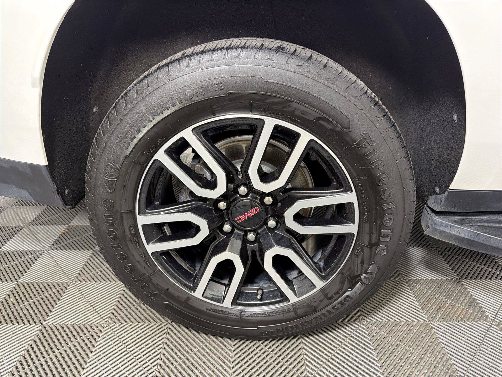 Used 2023 GMC Yukon XL AT4 w/ LPO, Floor Liner Package AWD/4WD image 17