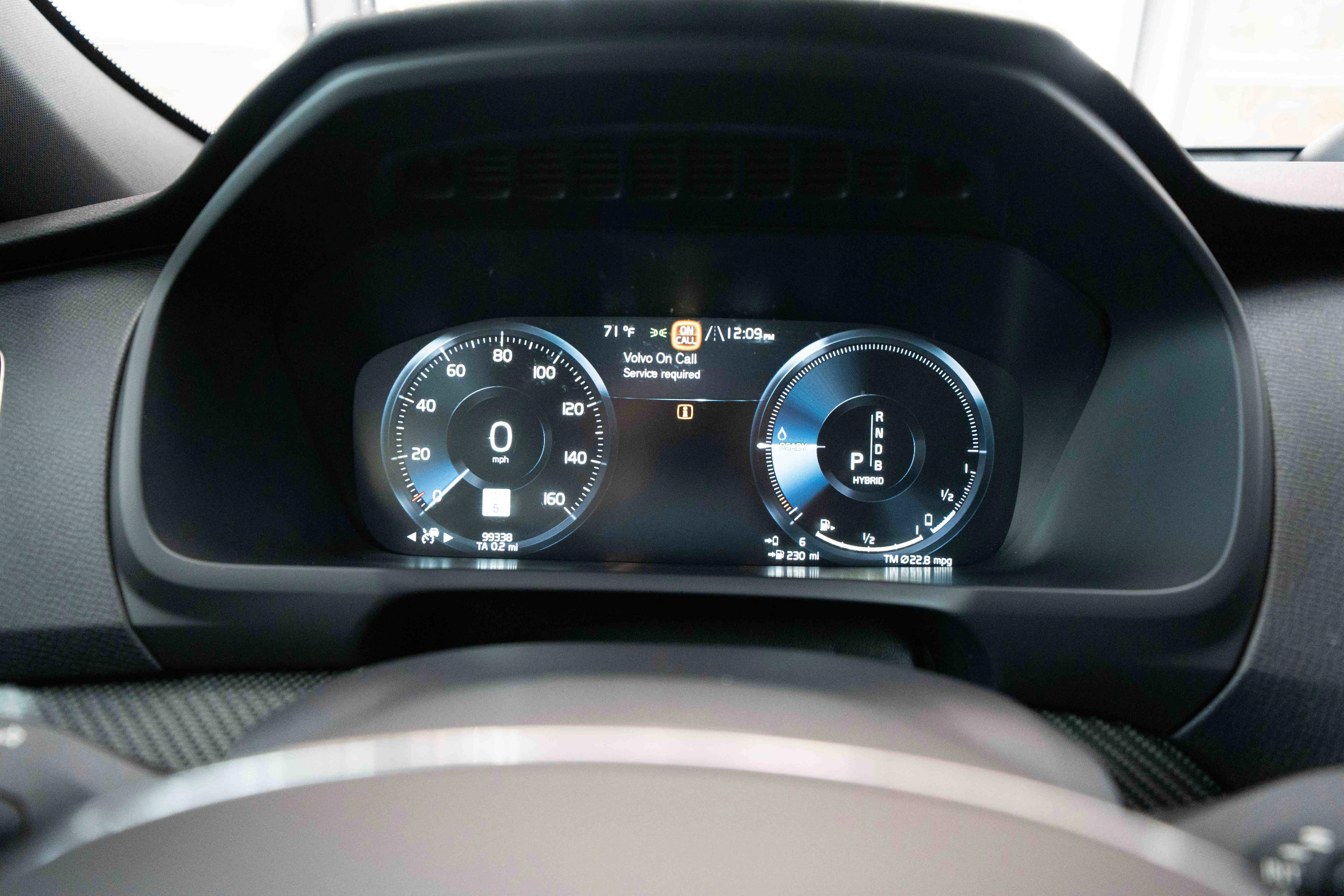 Used 2018 Volvo XC90 T8 R-Design w/ Convenience Package AWD/4WD image 16