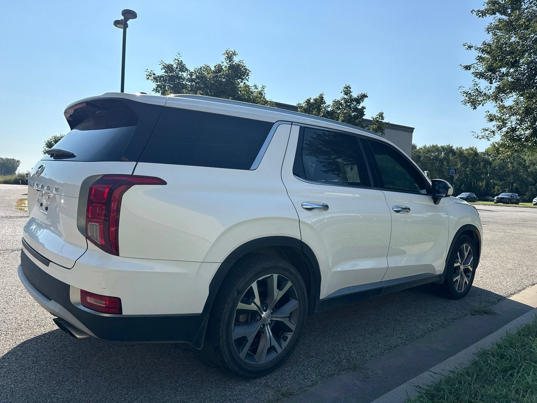 Used 2021 Hyundai Palisade SEL FWD image 5