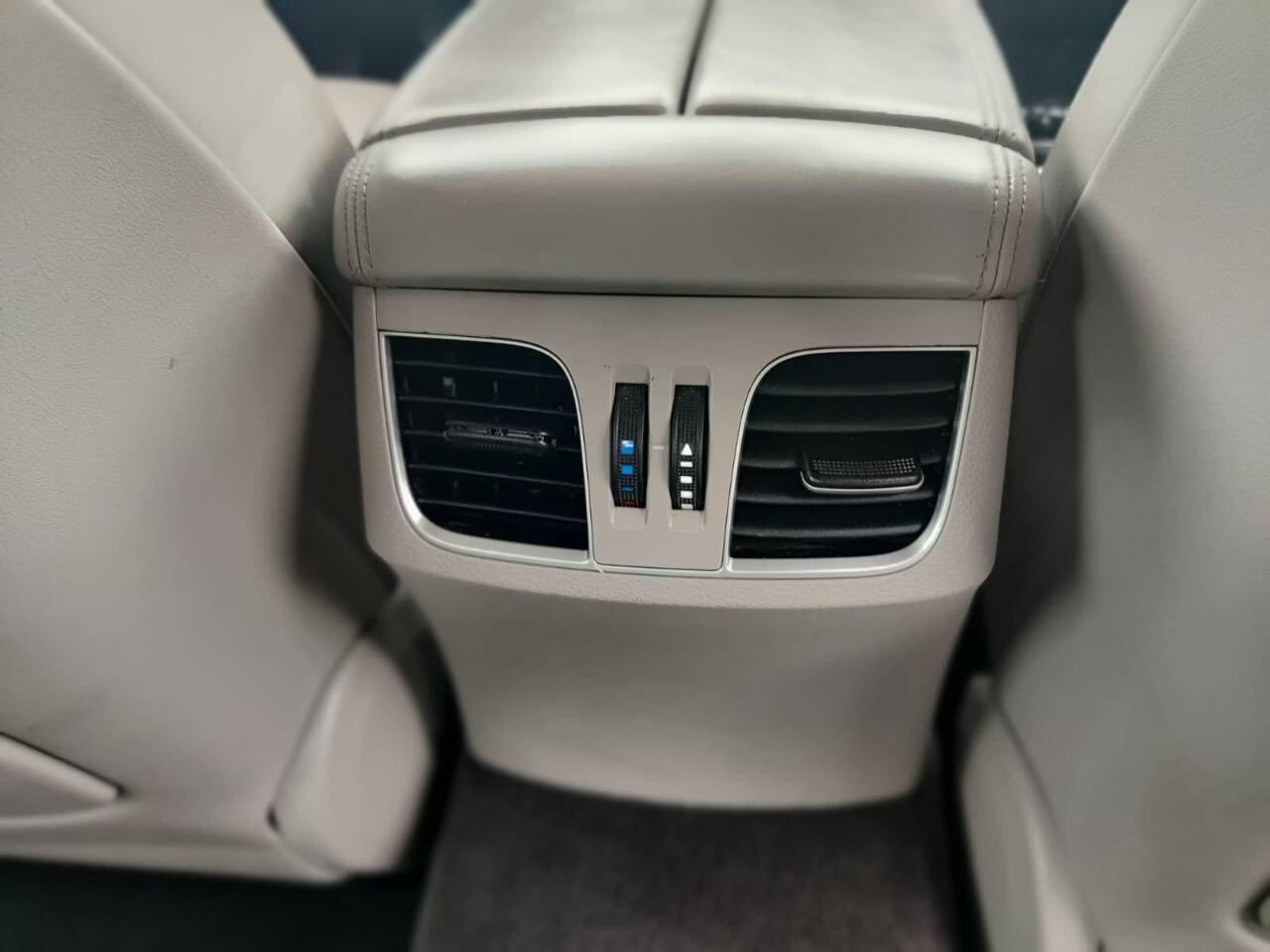 Used 2018 Genesis G80 3.8 w/ Option Group 03 AWD/4WD image 21