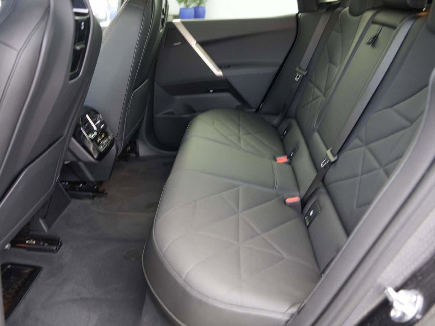 Used 2025 BMW iX xDrive50 w/ Convenience Package image 10