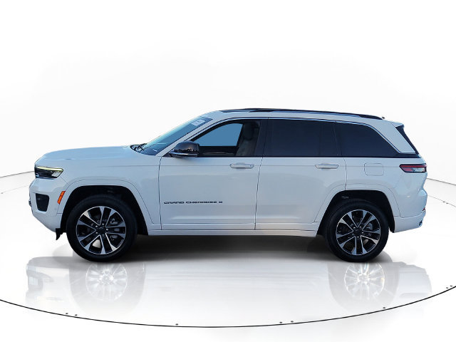 Used 2023 Jeep Grand Cherokee Overland AWD/4WD image 4